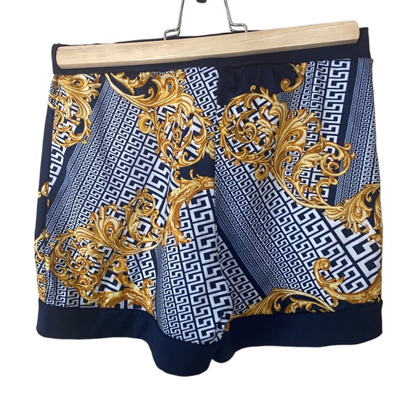 True rock woman’s 2 piece short outfit - Picture 4 of 7